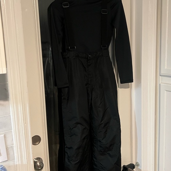 Black Suspender Snow Overalls Boys size 10/12 - Picture 5 of 5